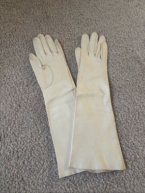 Vintage Women's Long Leather Gloves - Cream size XS